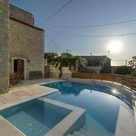 Kaladare Villa *